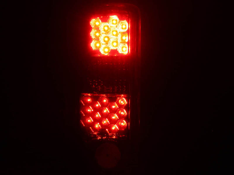 00y- サバーバン タホ LEDテールランプ レッドスモーク｜キャル