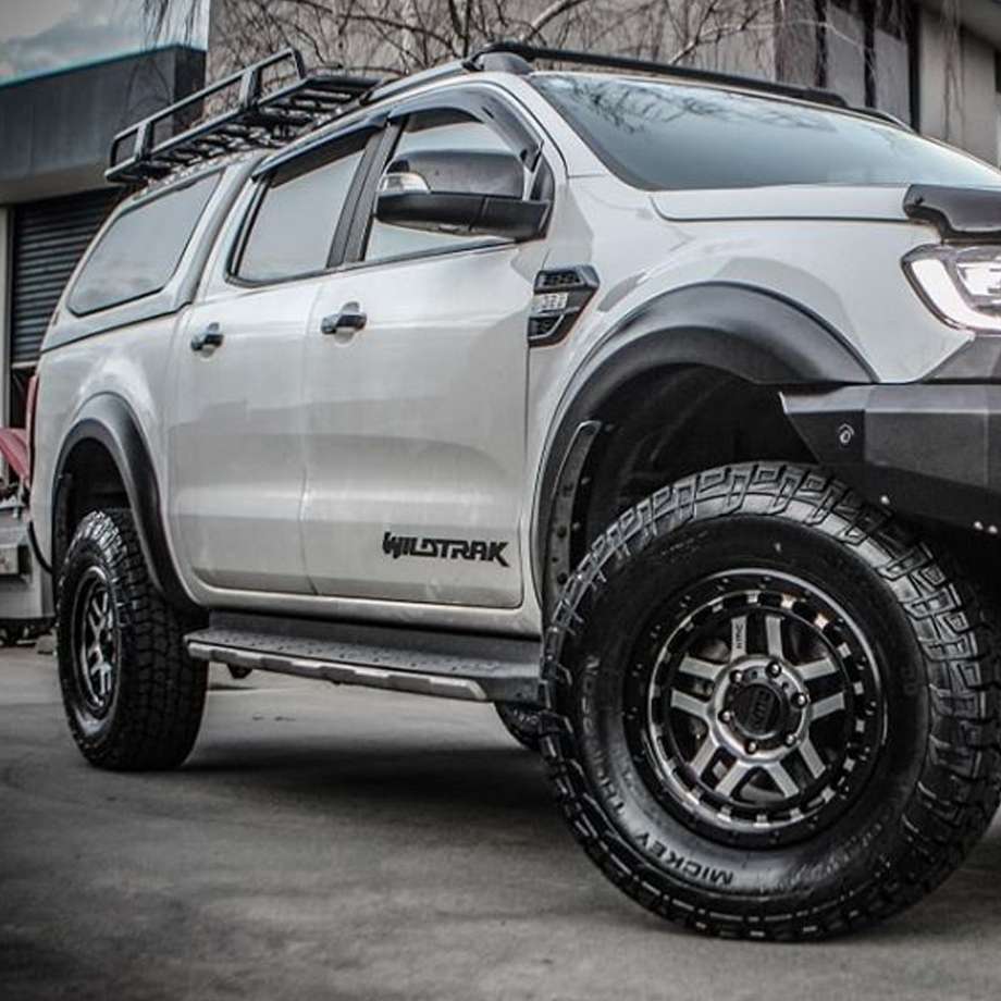 KMC KM540 RECON 17インチ 265/65R17 KMC ホイール KM540 RECON | SATIN BLACK MACHINED – アメリカン